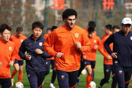 “我没什么可说的，俱乐部里有其他人在处理战略审查的事情。